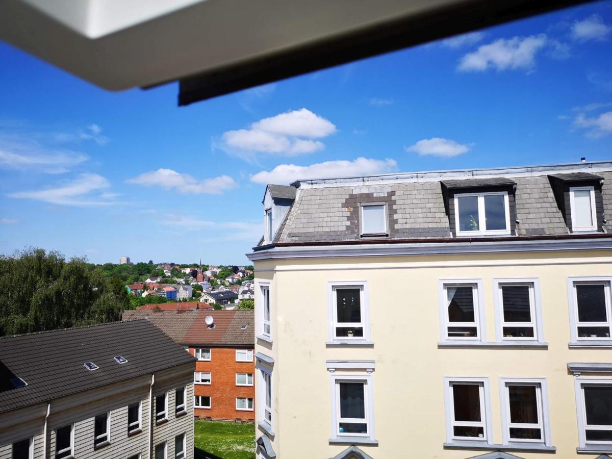 Madame Flens - Komfortable Wohnung Mit 3 Schlafzimmern Im 3 Og Flensbourg Extérieur photo